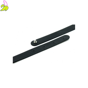 Silikonowy naszyjnik z napisem BITCH 20cm