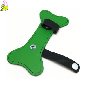 The Red Skórzana kość- zawieszka do harnessa lub paska Zielona