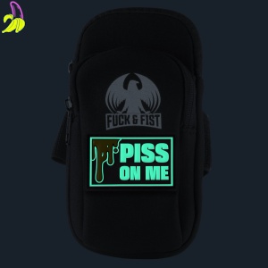 F&F Tagowana saszetka na telefon Piss On Me