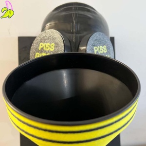 XTRM Pełna Maska do PISS z lejkiem